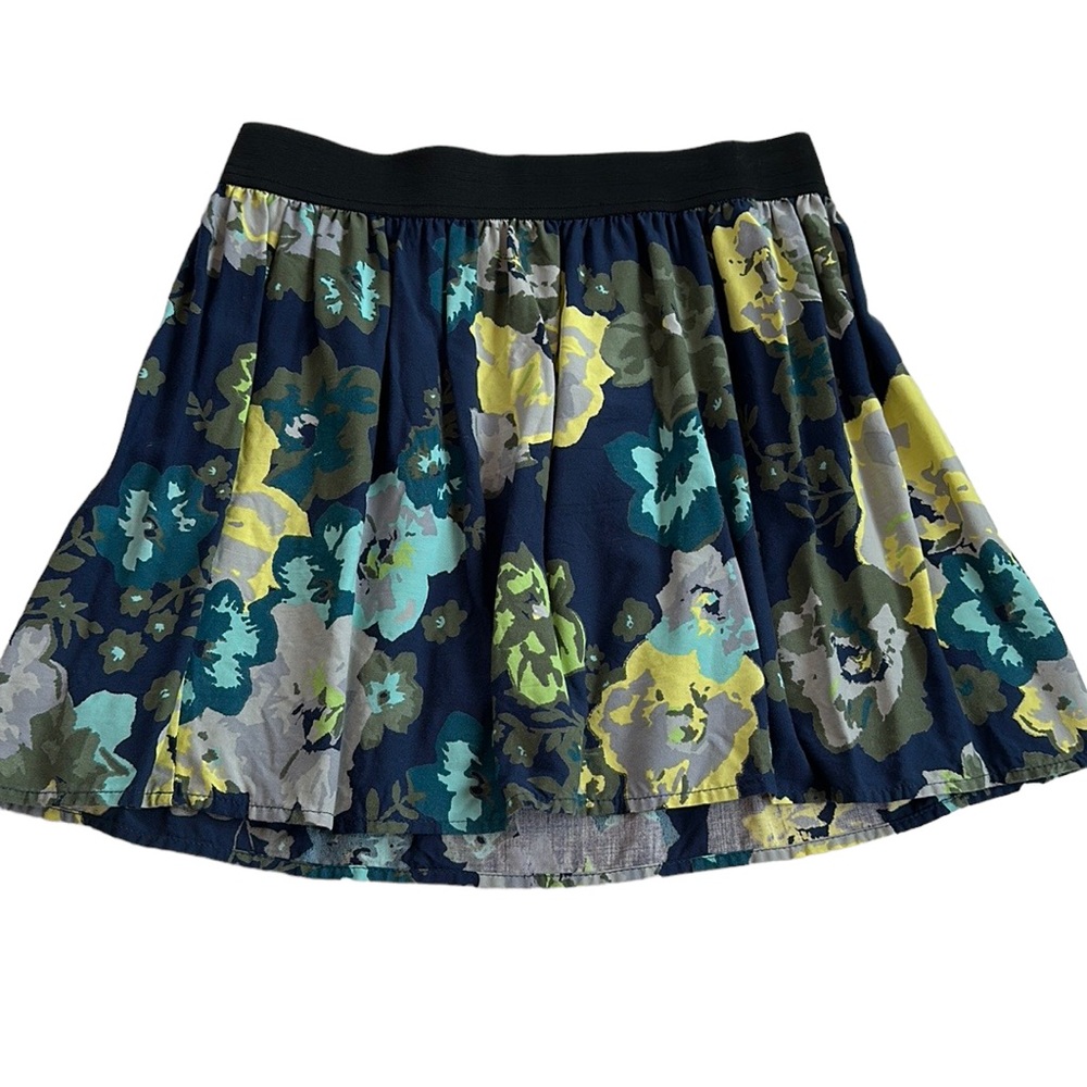 Women’s floral skirt, medium